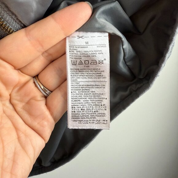 Old Navy Women's Gray Lightweight Quilted Zip-Front Vest, Size M - Picture 6 of 7